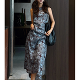 Womens Sleeveless Printed Dress With A Crew Neck