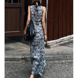 Womens Sleeveless Printed Dress With A Crew Neck