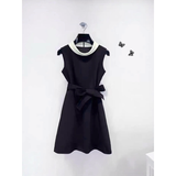color:black