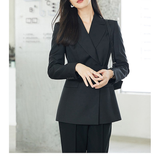 Stylish Wool Blazer With A Defined Waist For Women