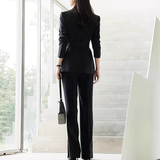 Stylish Wool Blazer With A Defined Waist For Women